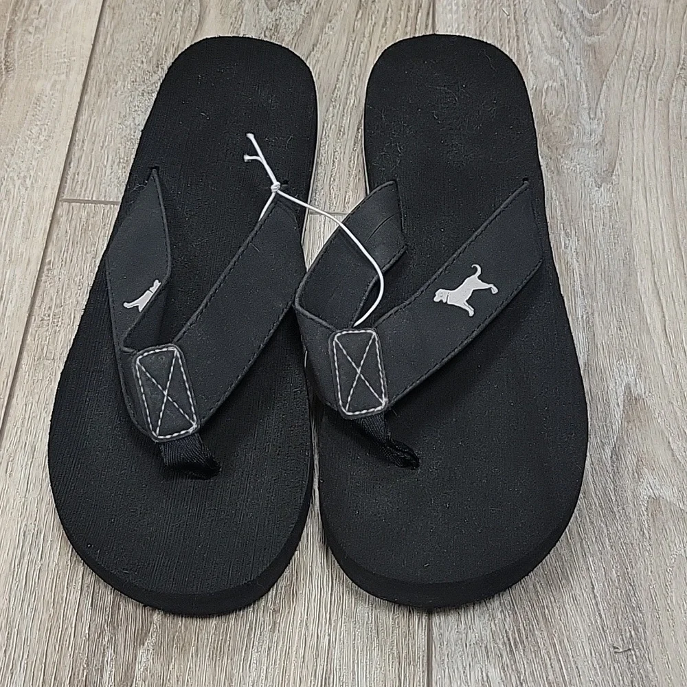 The Black Dog Size 10 Black Flip Flop Sandals NWT